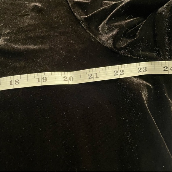 Calvin Klein Women's Black Velvet Top - Picture 10 of 10